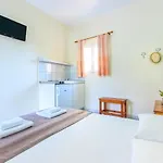 Aithrion 1 Hotel